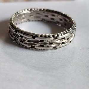 Vintage Sterling Silver Band Unique Design  sz 8-1/2  4.4g Ring